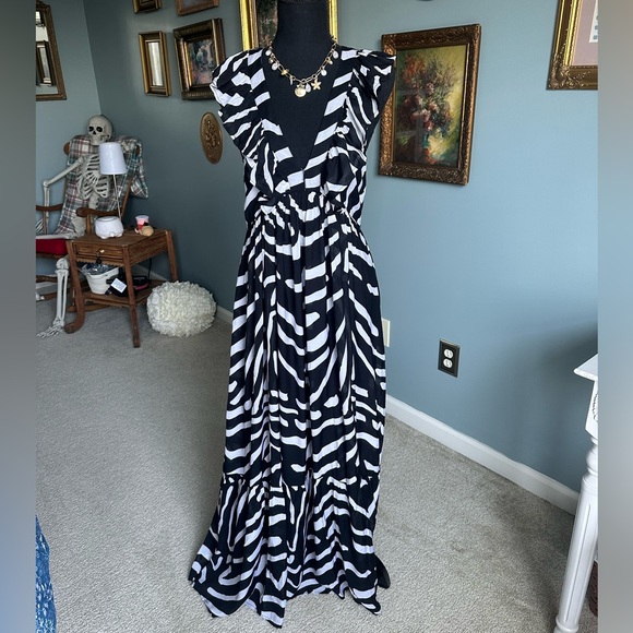Oliphant Dresses & Skirts - Oliphant Elegant Black and White Zebra Print Maxi Dress